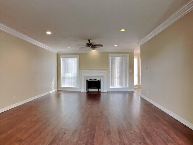 Foto del edificio - 1306 Silverleaf Dr