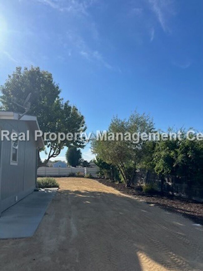 Foto del edificio - AVAILABLE Now - Beautiful Paso Robles Manu...