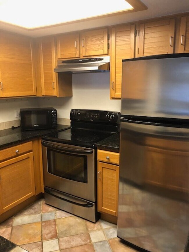 Foto del edificio - Furnished or Unfurnished One Bedroom / One Bath Apartment in Central Boulder