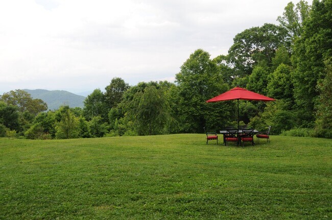 Foto del edificio - 166 Clear Water Creek Rd