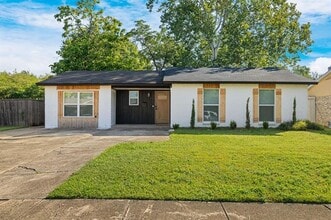 Building Photo - 718 Tearose Dr