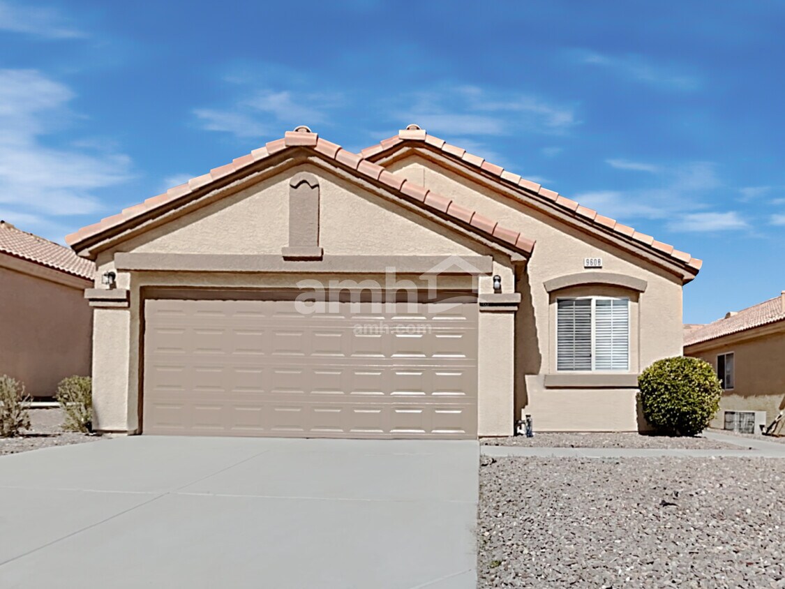 Foto principal - 9608 Fox Forest Ave
