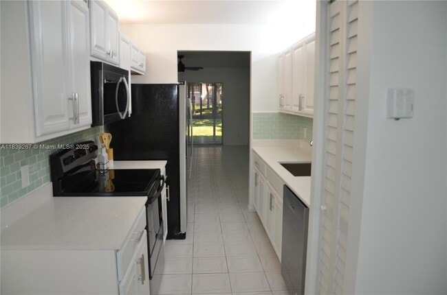 Building Photo - 1351 SW 125th Ave
