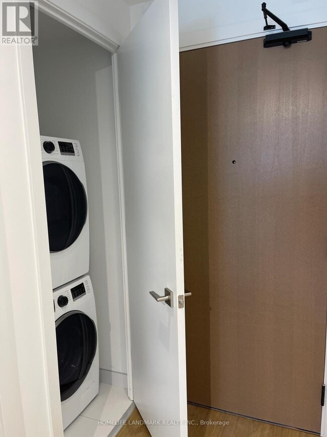 Photo du bâtiment - 195 McCaul St