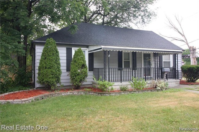 Building Photo - 18546 Eastwood Dr