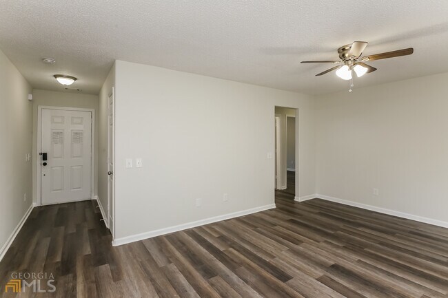 Foto del edificio - 419 Harpy Eagle Dr