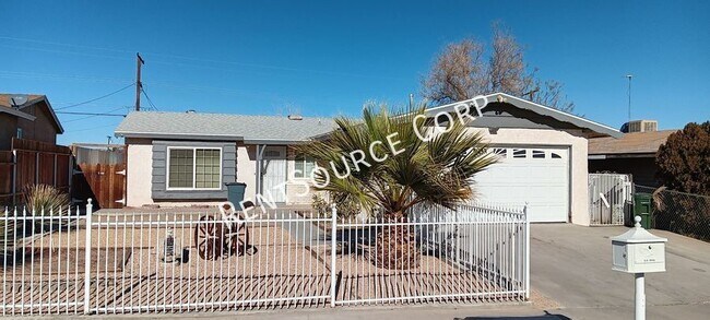 Building Photo - 4 Bedroom Home for Rent in Barstow