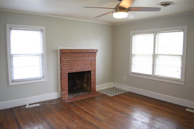 Building Photo - 1231 Lanvale Rd NE