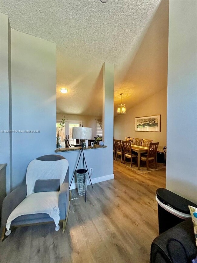 Foto del edificio - 8600 SW 15th St