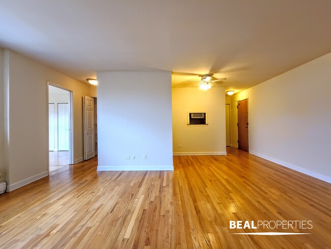 Foto del edificio - 660 W Wrightwood Ave