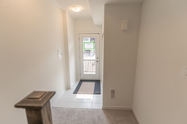 Building Photo - 31 Bateson St
