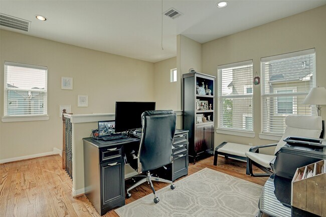 Foto del edificio - 936 W 26th St