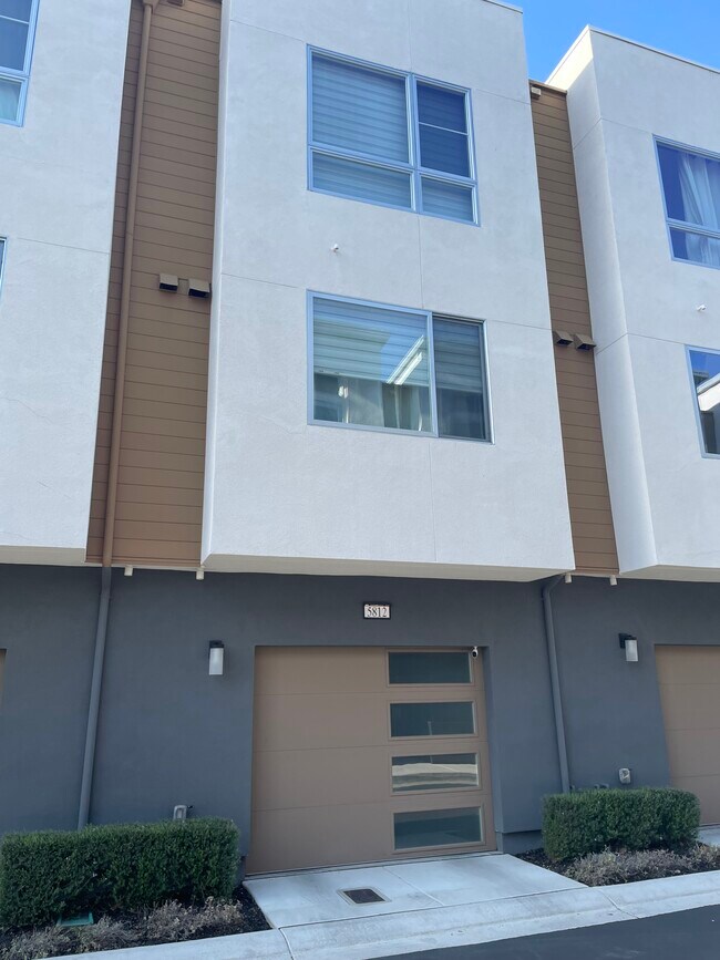 Foto del edificio - 5812 El Dorado St