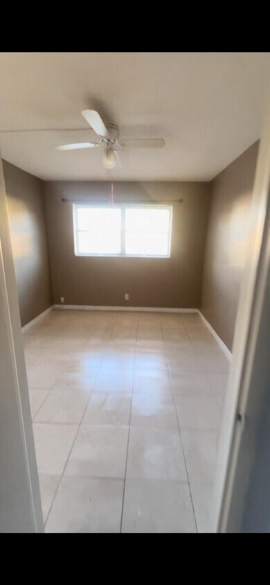 Building Photo - 1280 NW 43rd Ave