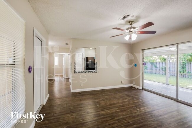 Building Photo - 9371 Northwest 35th Manor
