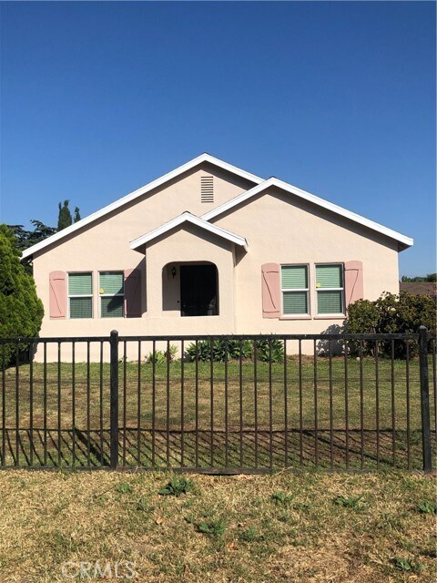 Building Photo - 1702 S Gladys Ave