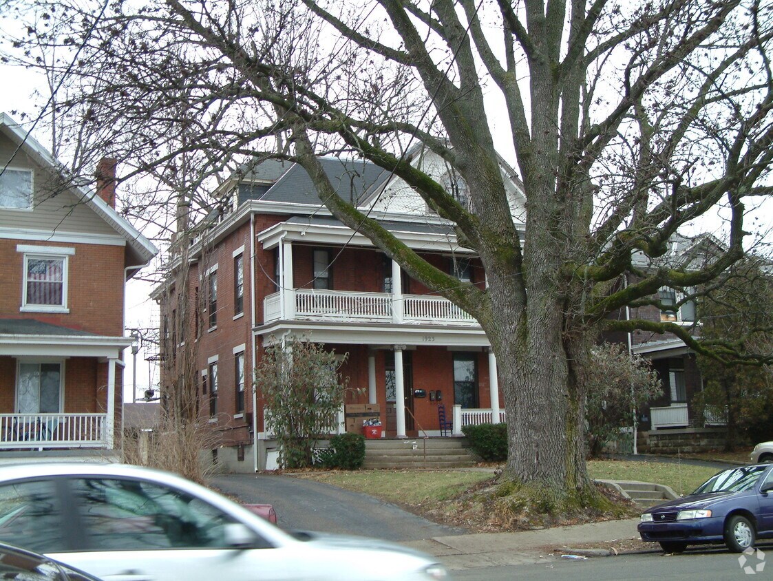 Building Photo - 1923 Cleneay Ave