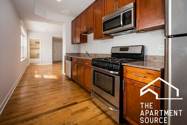Photo - 2046 W Touhy Ave (Chicago, IL) Apartment