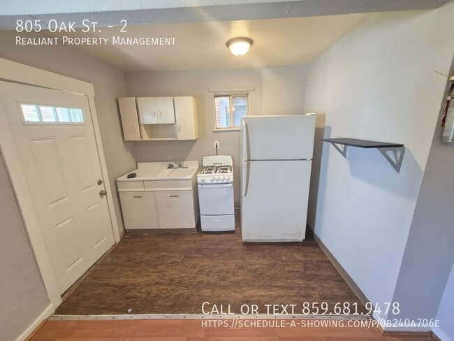 Building Photo - 805 Oak St
