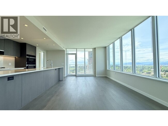 Building Photo - 485 W 42nd Ave