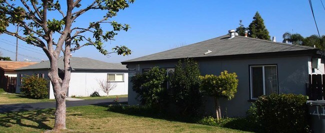 Building Photo - 5842-5858 Western Ave