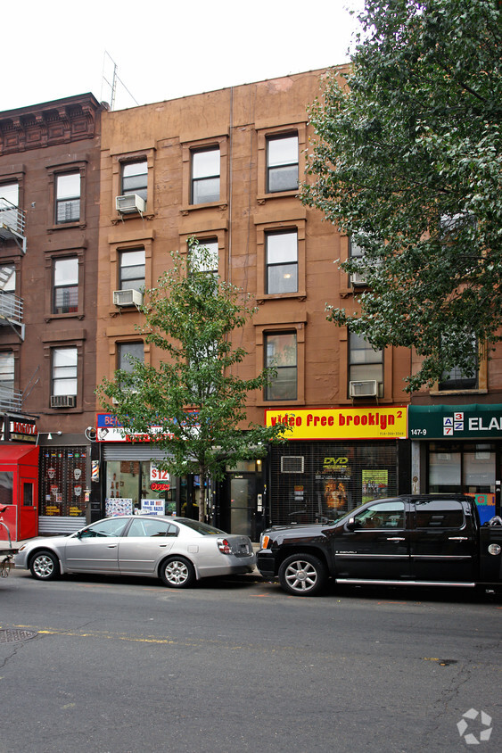 Foto del edificio - 145 5th Ave