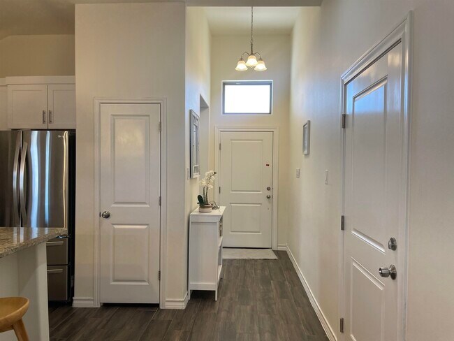 Foto del edificio - 508 Prado Dr