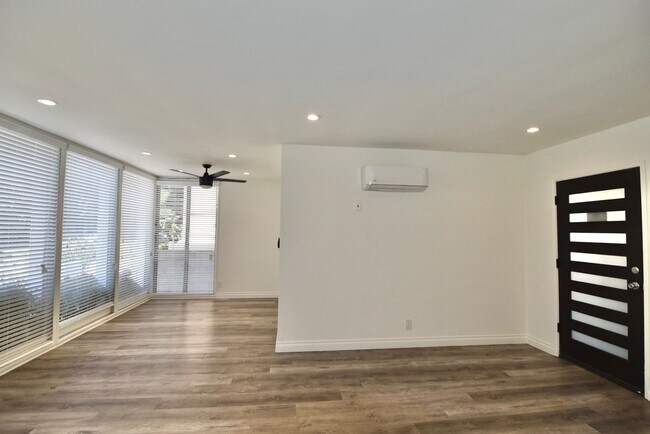 Foto del edificio - 4334 Mammoth Ave