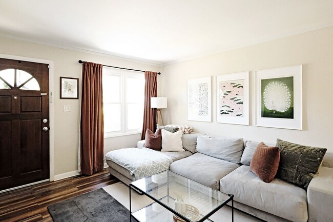 Building Photo - Pet-Friendly Fry's Spring Home With Fenced Yard