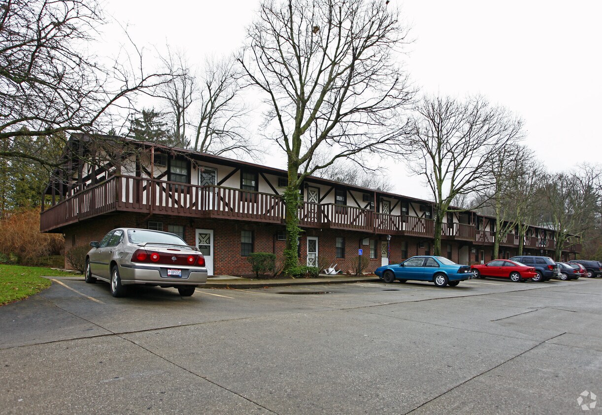 Wood Cliff Manor Apartments Mansfield, OH