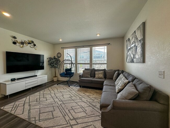 Photo - NEARLY NEW 3-bed Paired Home in Senderos Creek community!