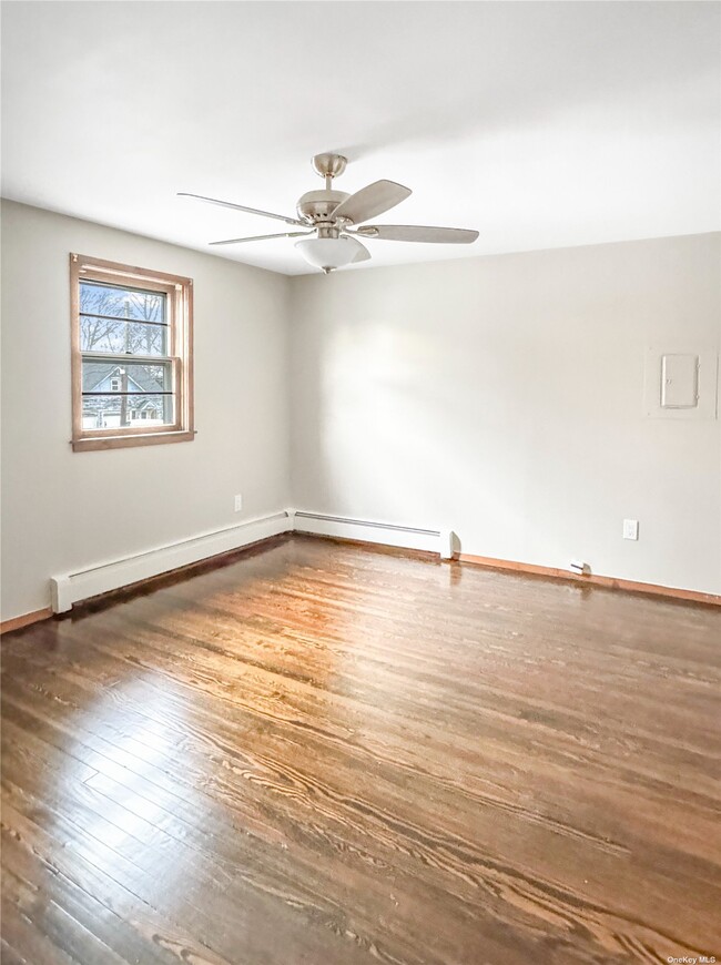 Building Photo - 352 S Ocean Ave