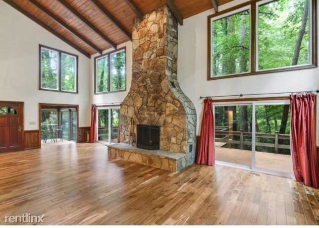 Foto del edificio - 4 br, 3 bath House - 1012 Lake Charles Drive