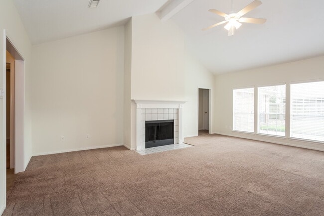 Building Photo - 4427 W Thunderwood Cir