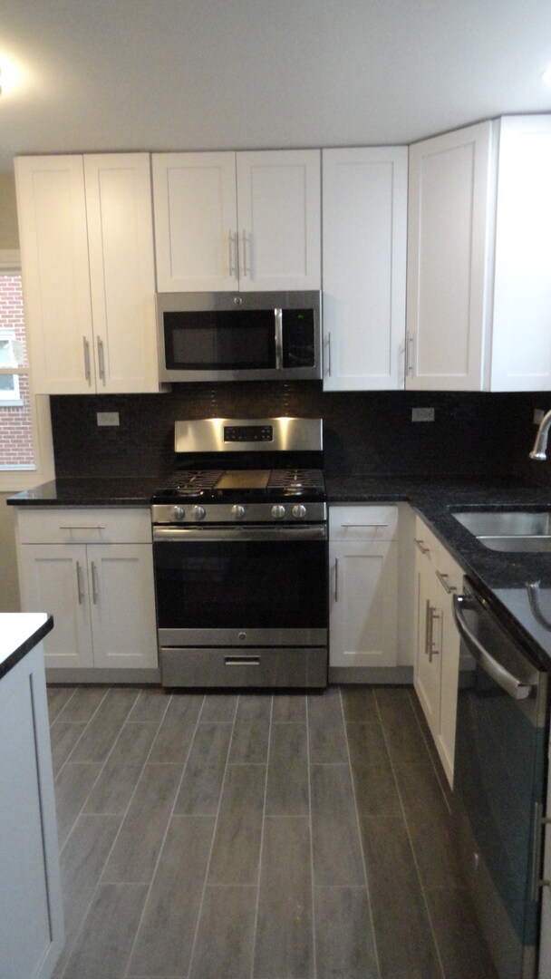 Building Photo - 902 W Milburn Ave