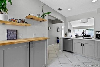 Building Photo - 12875 Spinnaker Ln