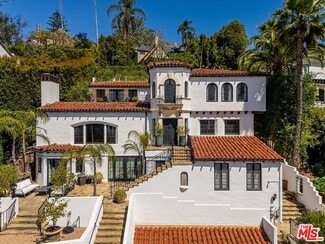 Building Photo - 2420 Chislehurst Dr