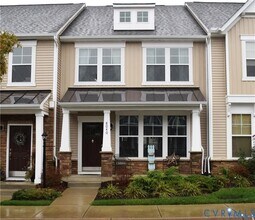 Building Photo - 8040 Rutland Village Dr