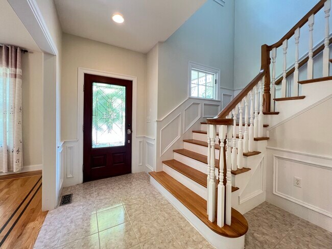 Building Photo - 7 Cider Mill Ln