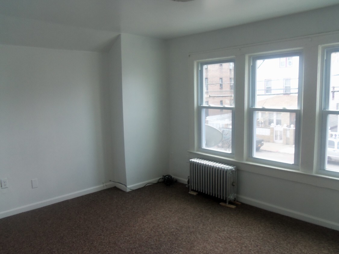 Foto principal - 90-51 179th Pl