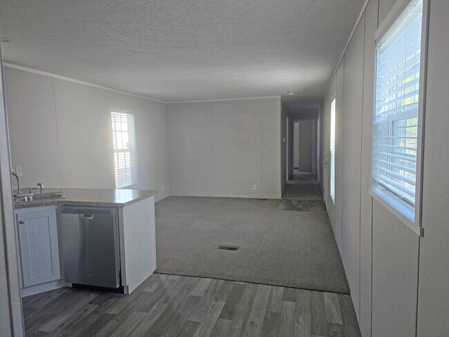 Foto del edificio - 602 W 9th St