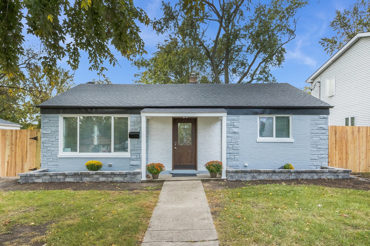 Primary Photo - 2055 Magnolia Rd