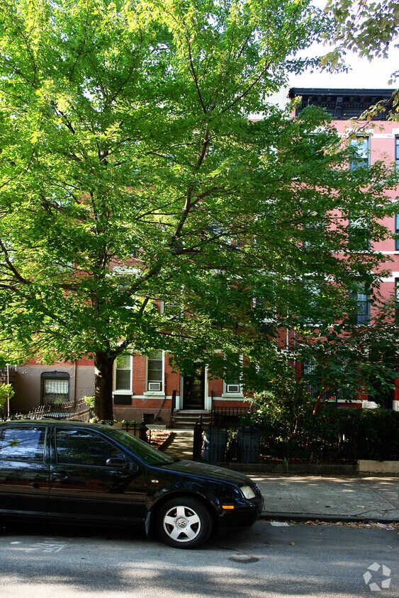 Building Photo - CARROL GARDEN
