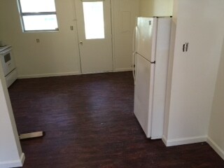 Building Photo - 1301 E 9th Duplex