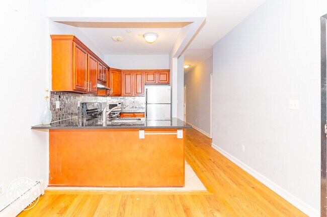 Building Photo - 118A Seigel St