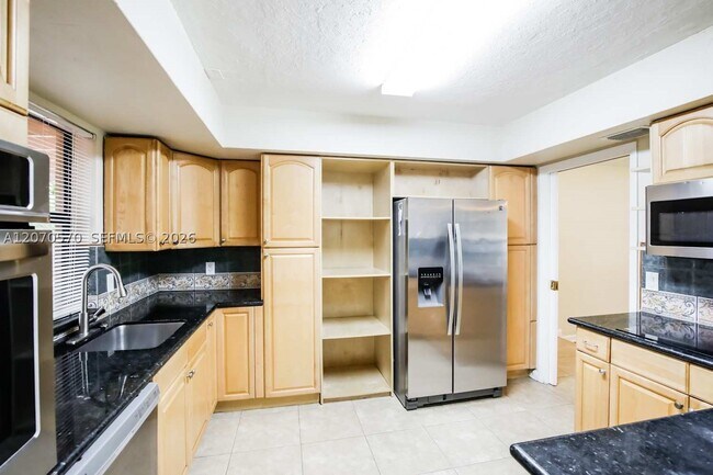 Building Photo - 5313 SW 118th Ave