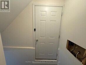 Building Photo - 161 Romanelli Cres