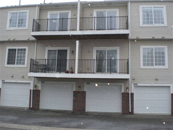Building Photo - 43042 Burlington Dr