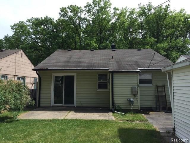 Building Photo - 744 W Mapledale Ave