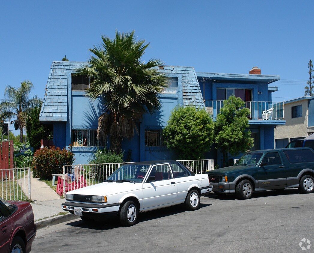 Building Photo - 17481 Dairyview Cir